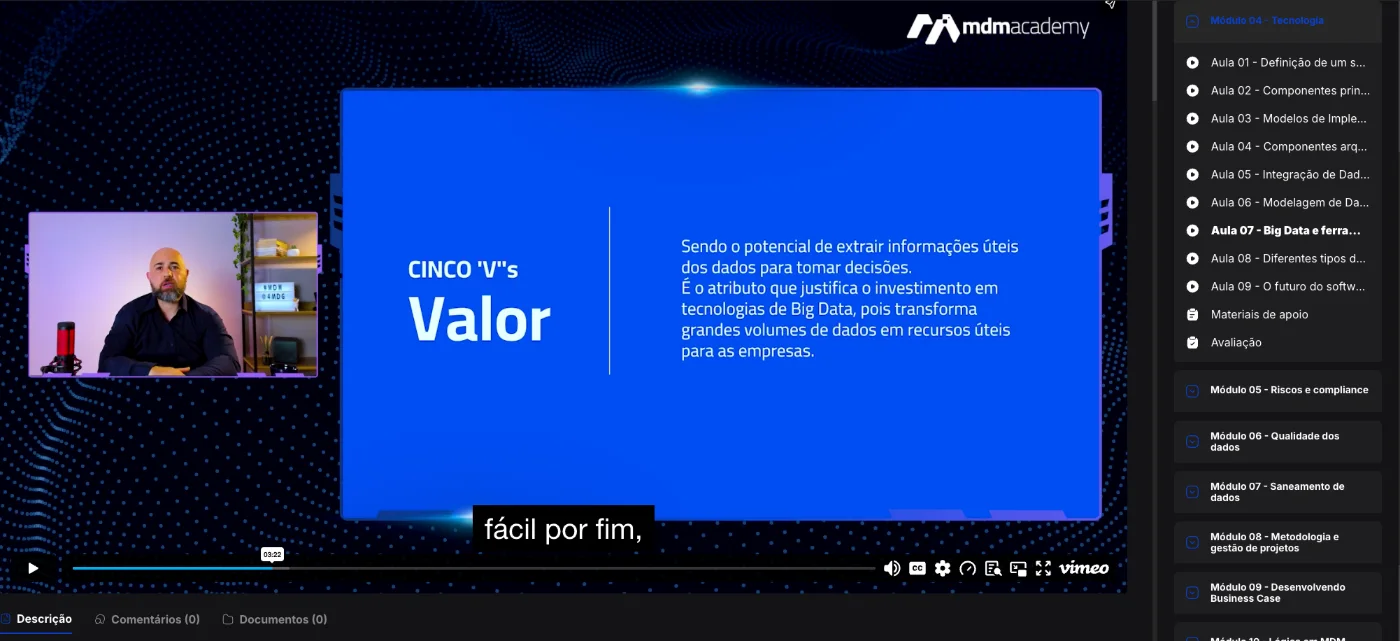 Tela da plataforma da MDM Academy com a aula em vídeo e a lista de módulos ao lado